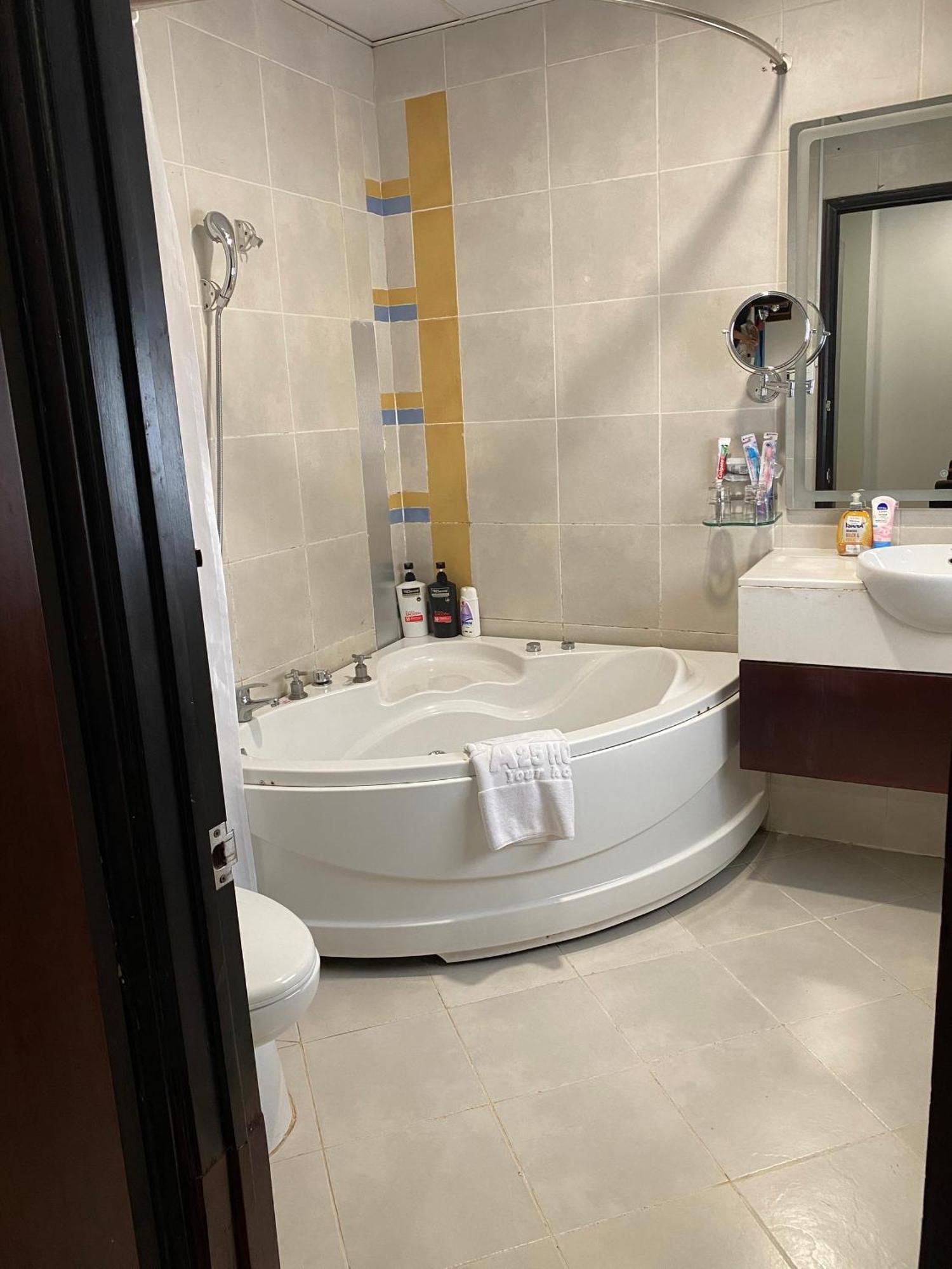 Khách sạn A25 - 20 Bùi Thị Xuân